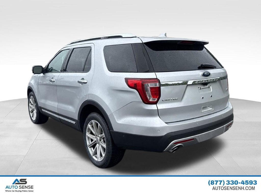 Used 2017 Ford Explorer Limited w/ Equipment Group 301A AWD/4WD image 3