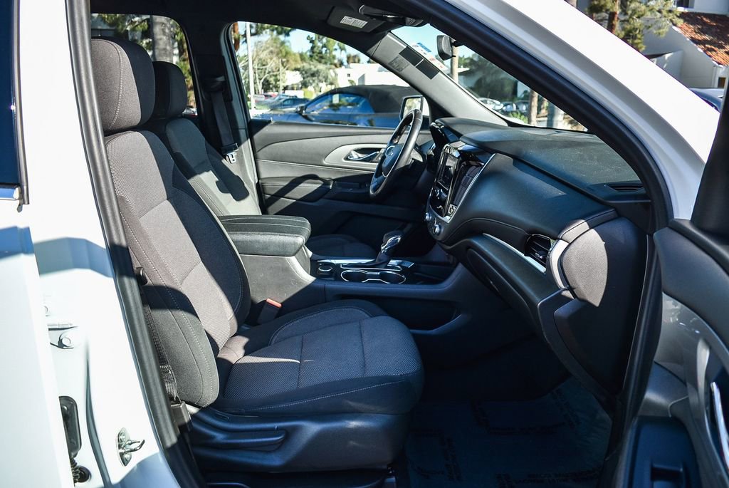 Used 2022 Chevrolet Traverse LT image 16