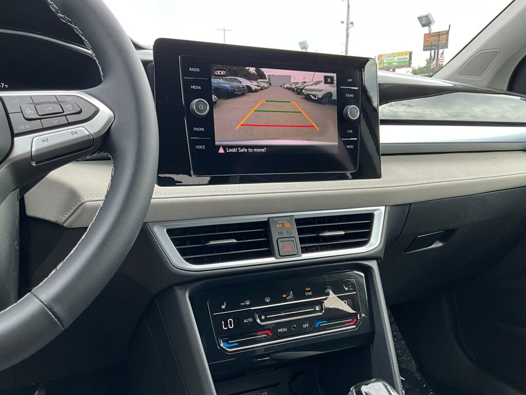 New 2025 Volkswagen Taos SE image 16