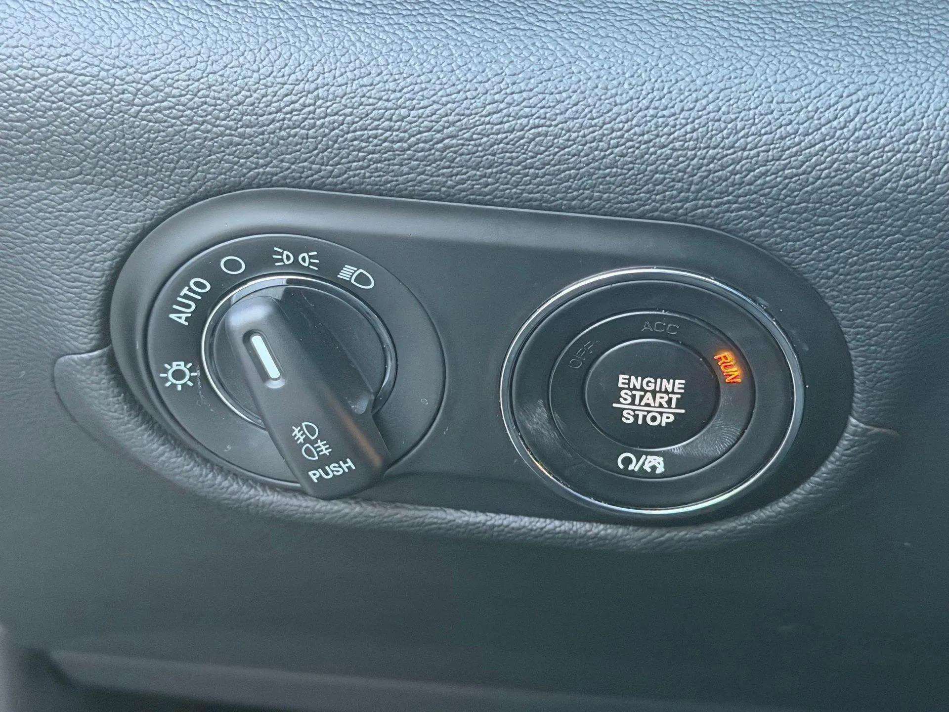 Certified 2022 Maserati Levante GT image 24