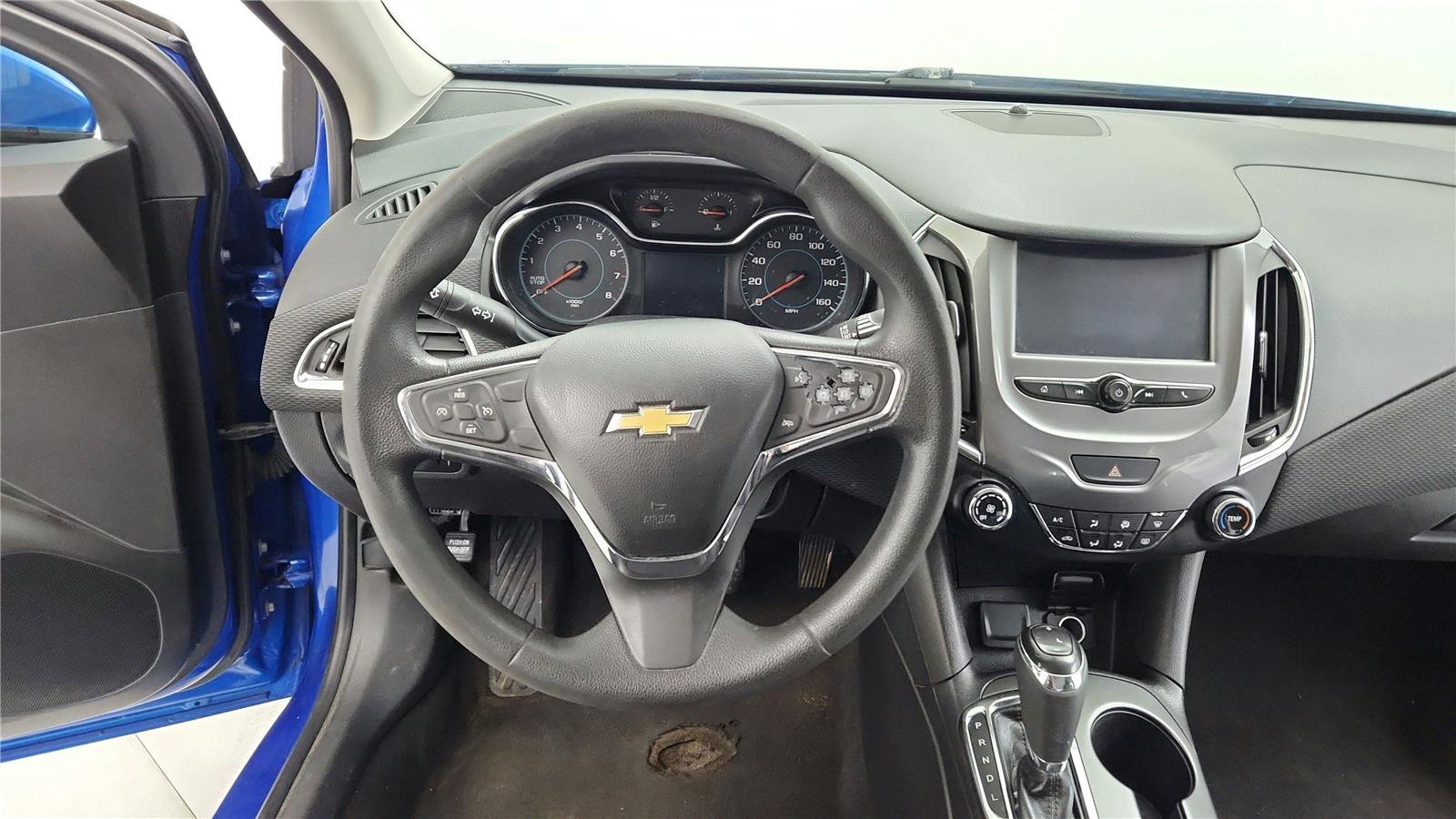 Used 2017 Chevrolet Cruze LT FWD image 22