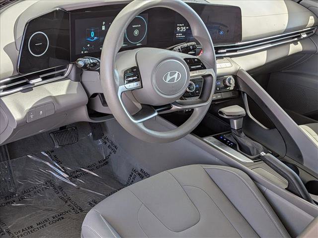 Used 2024 Hyundai Elantra SEL FWD image 10