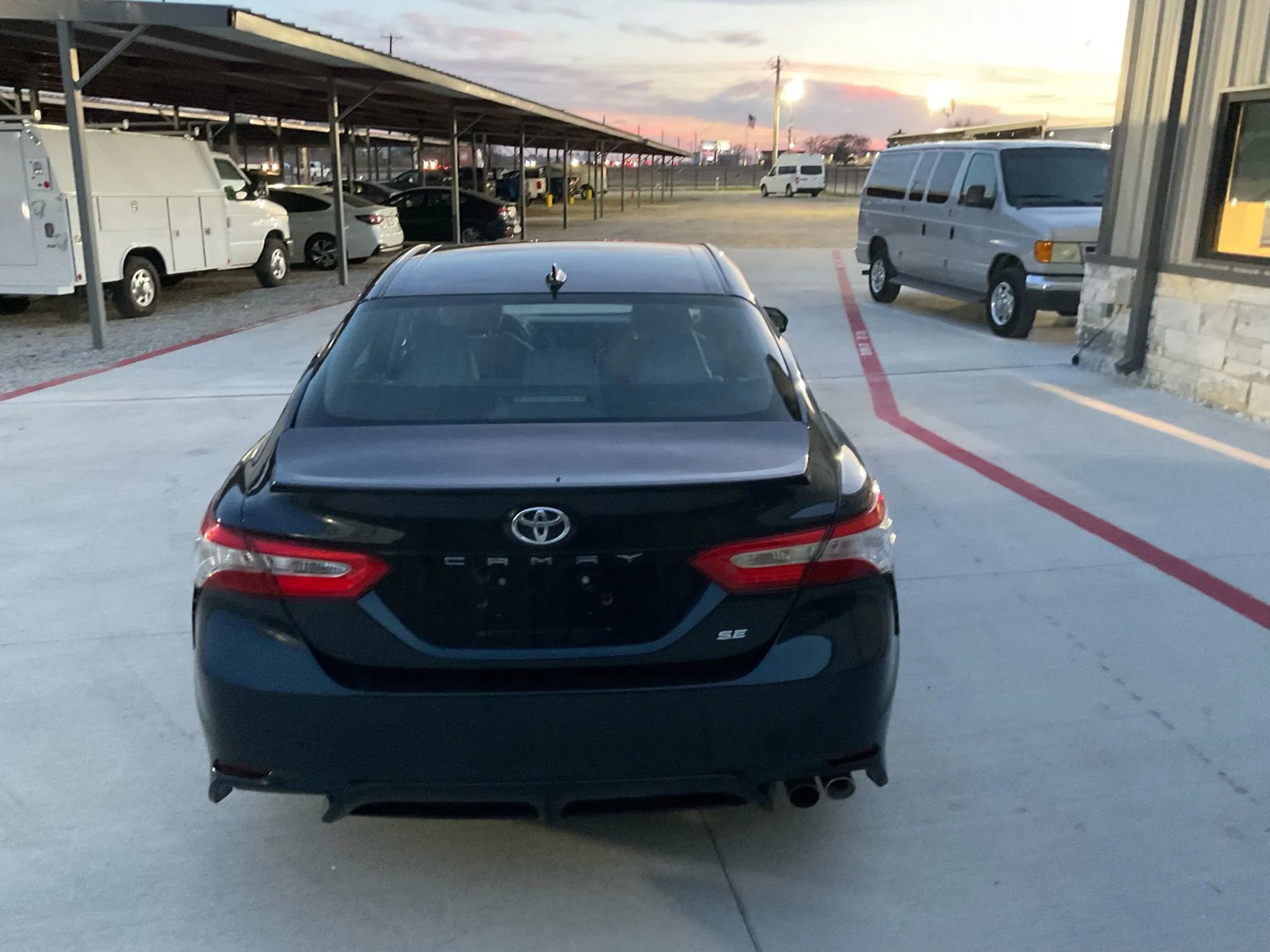 Used 2019 Toyota Camry SE image 8