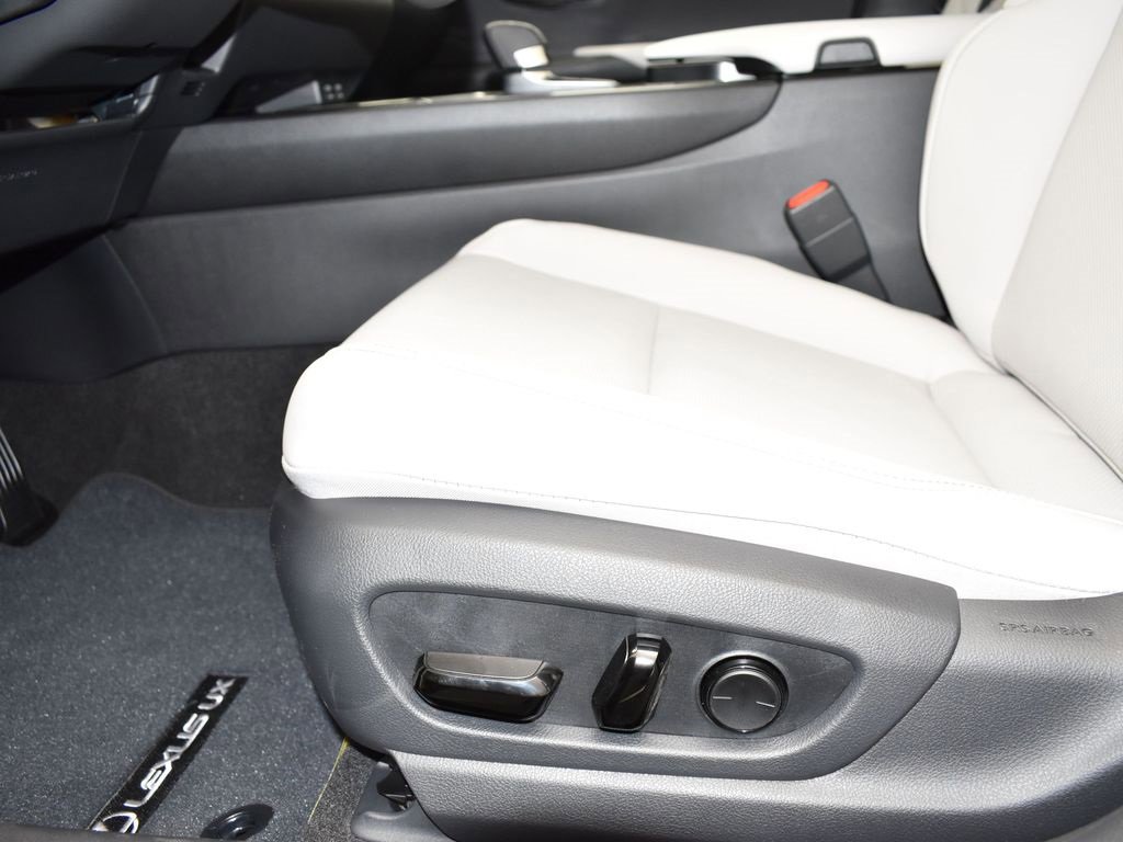 New 2025 Lexus UX 300h FWD image 13