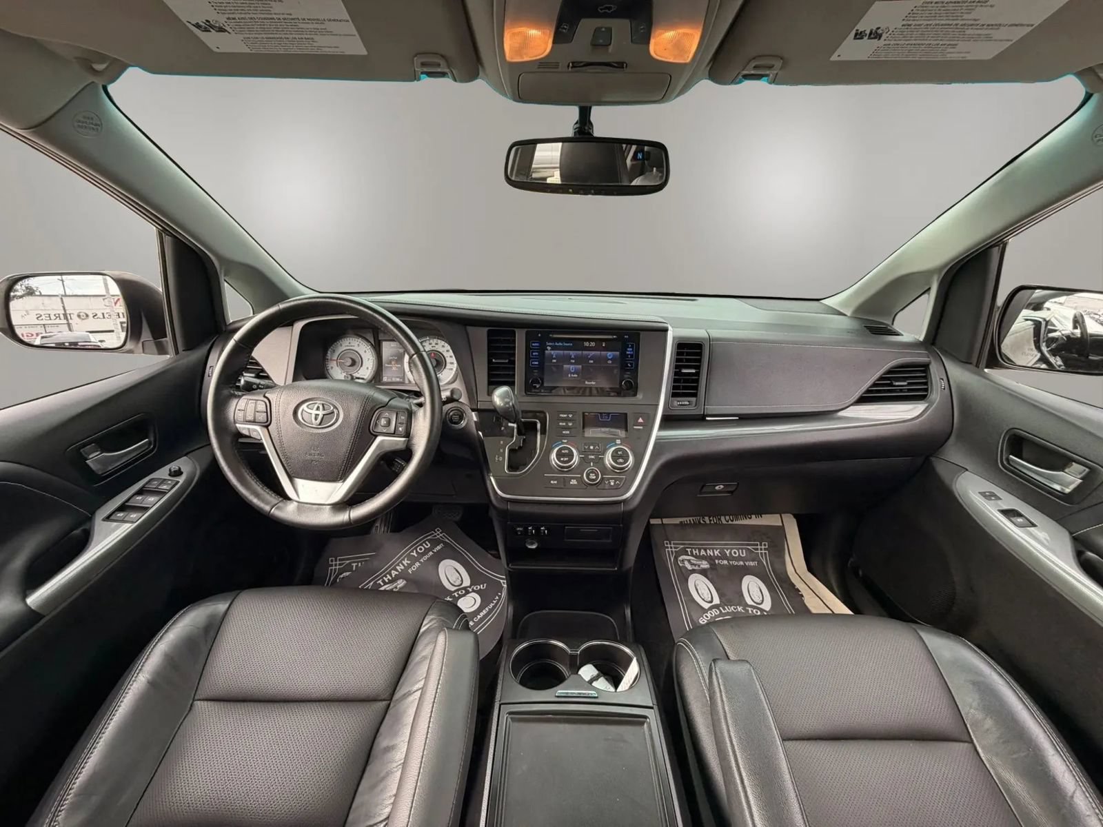 Used 2015 Toyota Sienna SE w/ SE Preferred Package FWD image 22