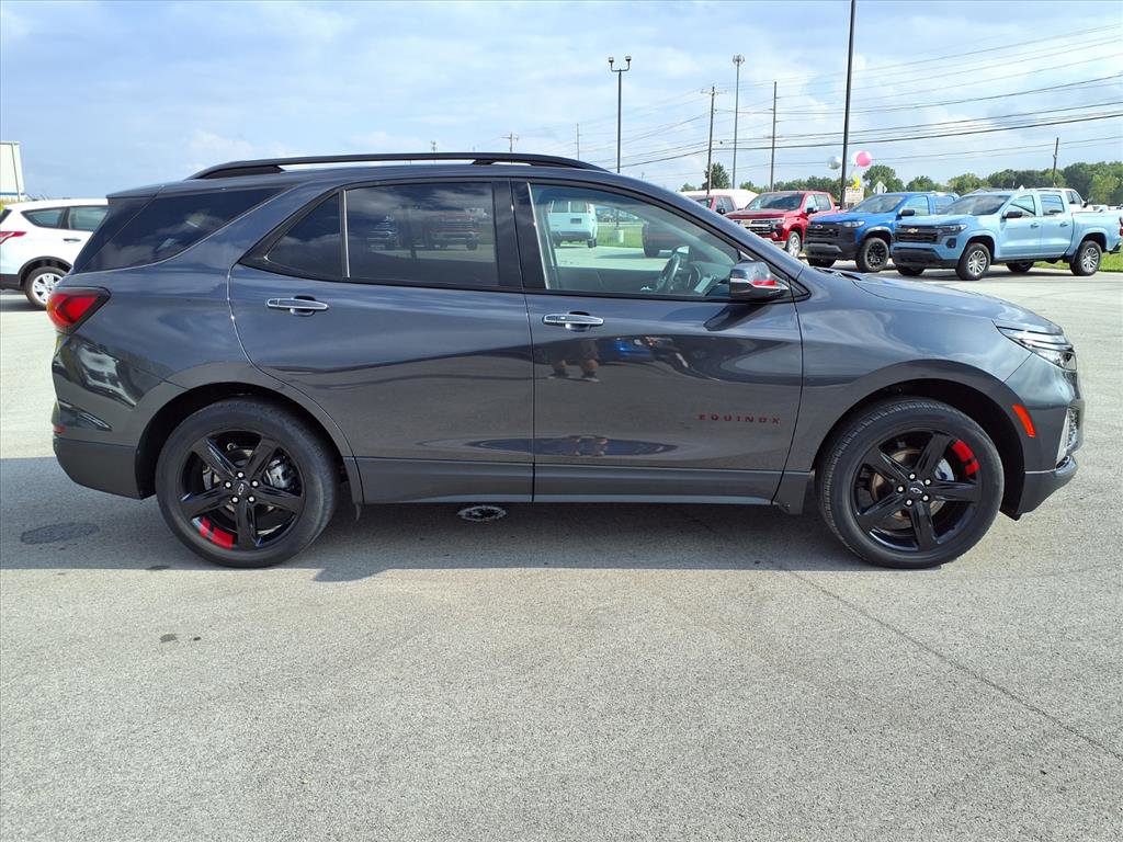 Used 2022 Chevrolet Equinox Premier w/ Redline Edition image 4