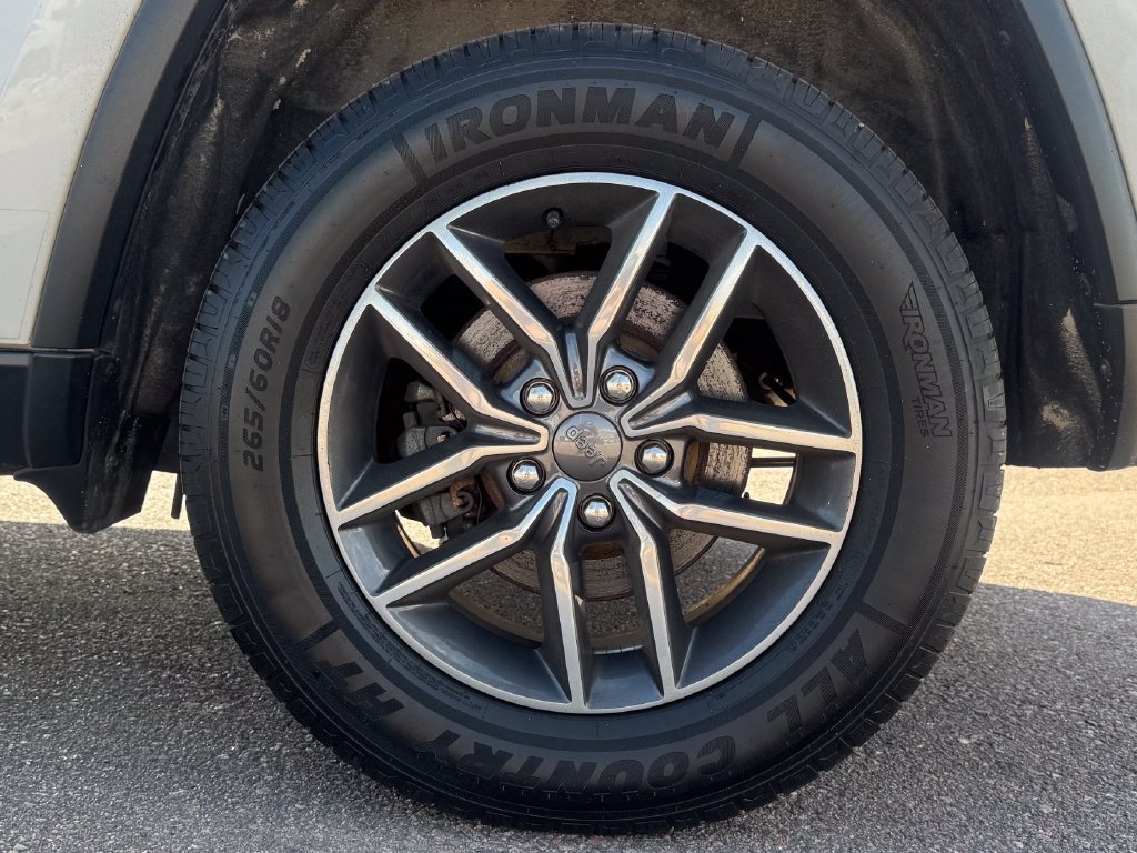 Used 2019 Jeep Grand Cherokee Limited w/ Luxury Group II AWD/4WD image 13