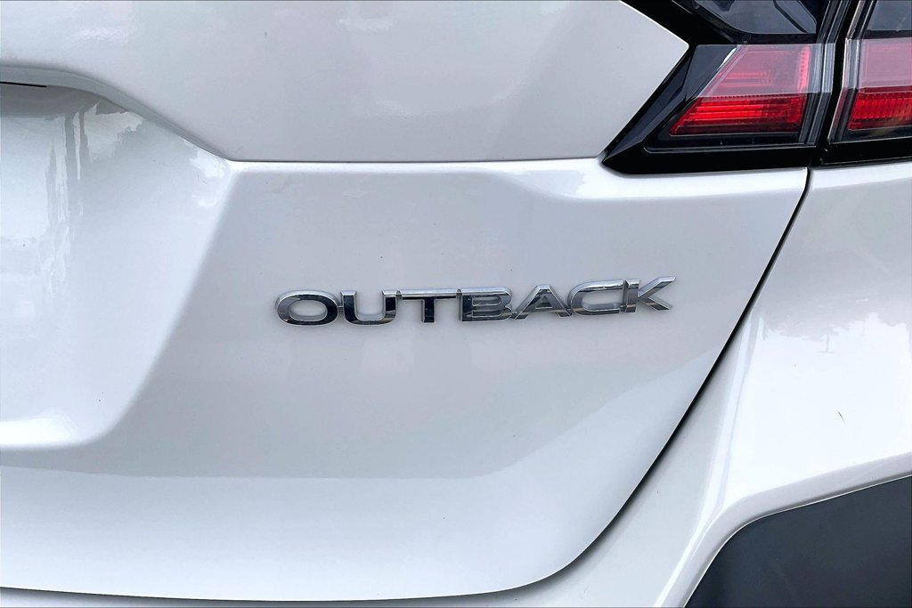 Used 2022 Subaru Outback Premium AWD/4WD image 37