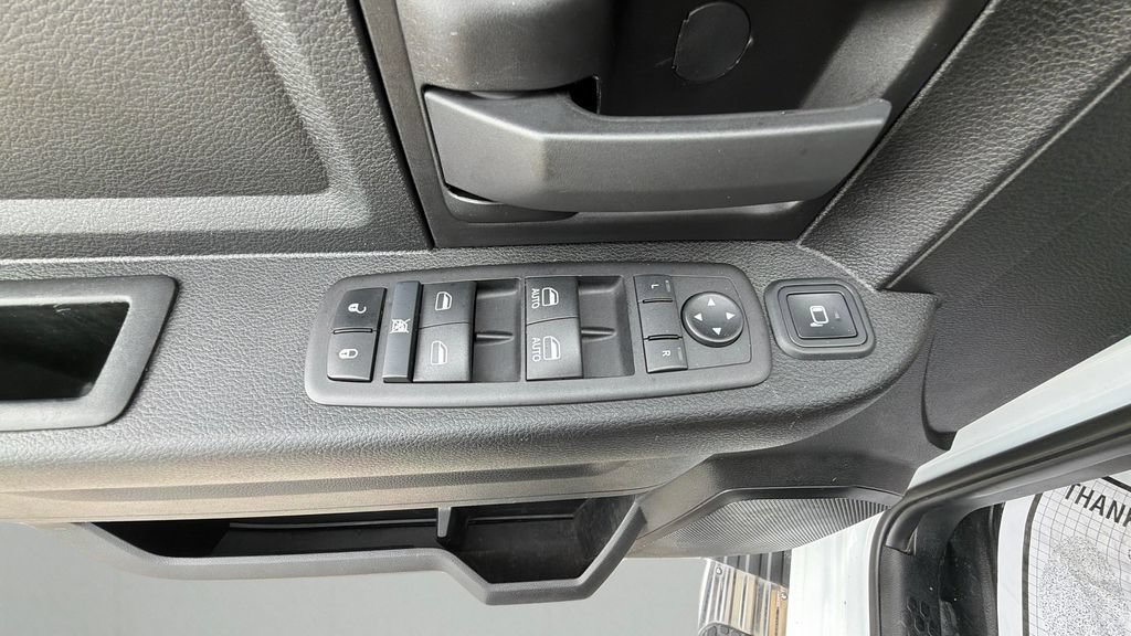 Used 2024 RAM 5500 Tradesman w/ Chrome Appearance Group AWD/4WD image 19