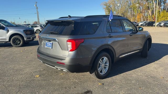 Certified 2022 Ford Explorer XLT w/ Equipment Group 202A image 4