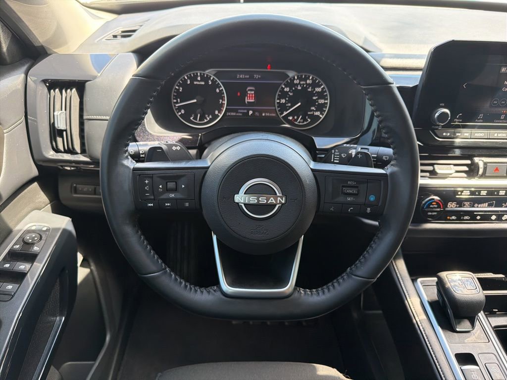 Used 2024 Nissan Pathfinder SV FWD image 23
