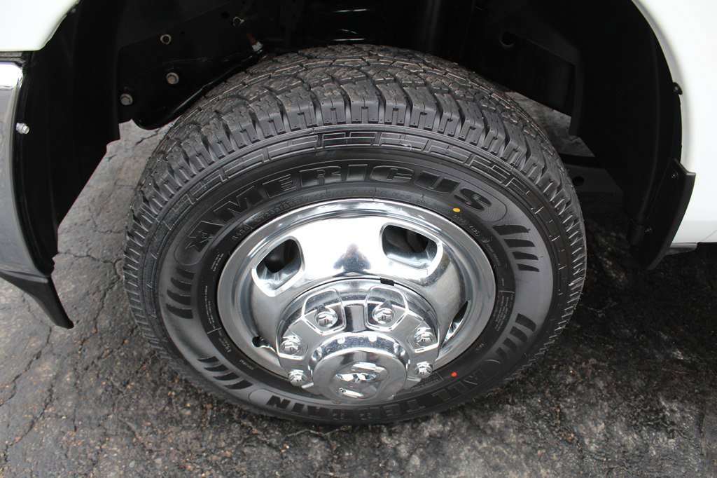 Used 2024 RAM 3500 Tradesman w/ Chrome Appearance Group image 31