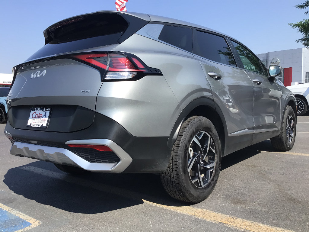 Used 2023 Kia Sportage LX AWD/4WD image 4