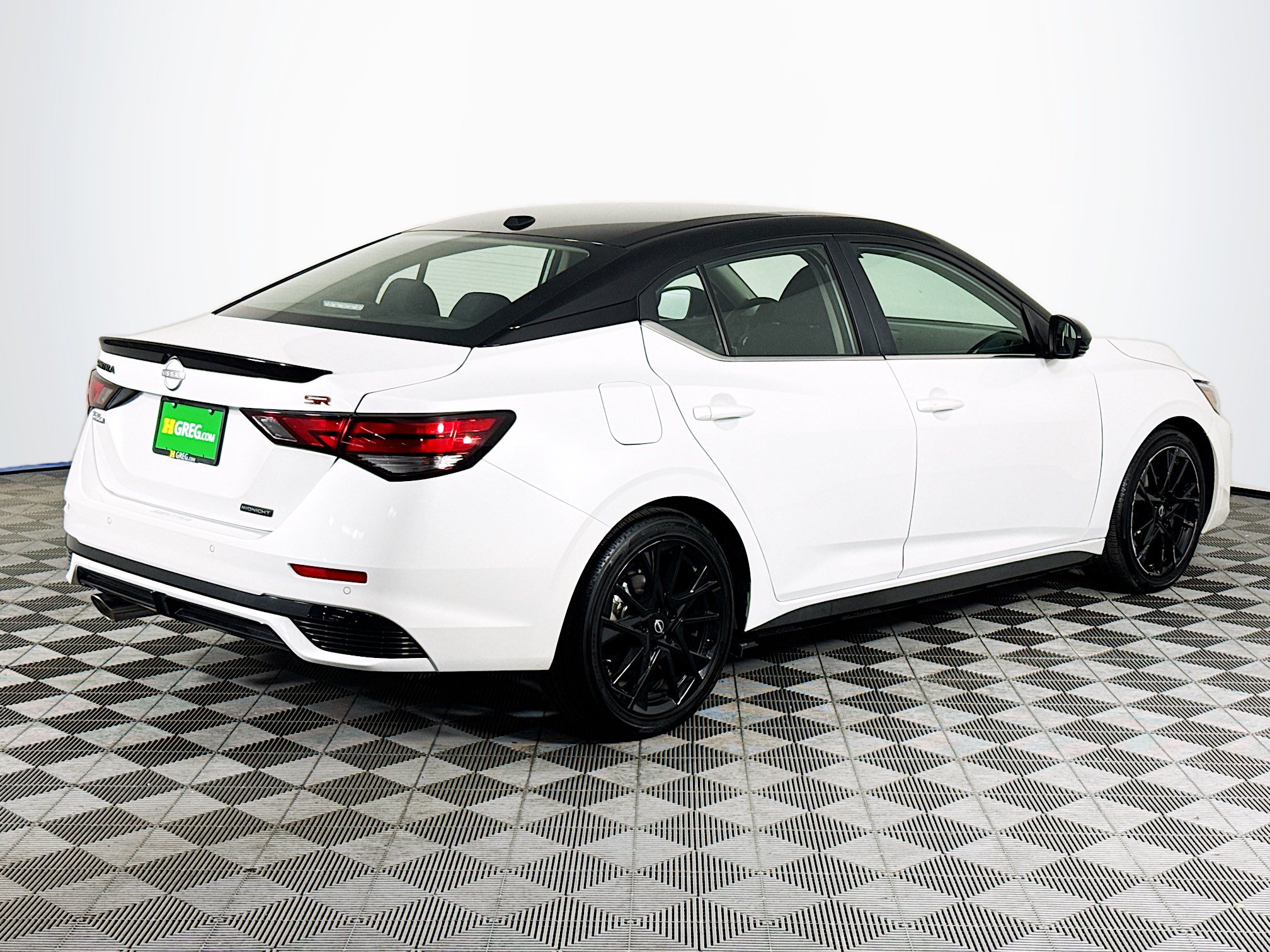Used 2025 Nissan Sentra SR w/ Midnight Edition FWD image 8