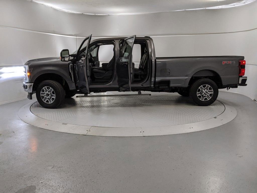 New 2025 Ford F350 Lariat w/ Lariat Ultimate Package image 11