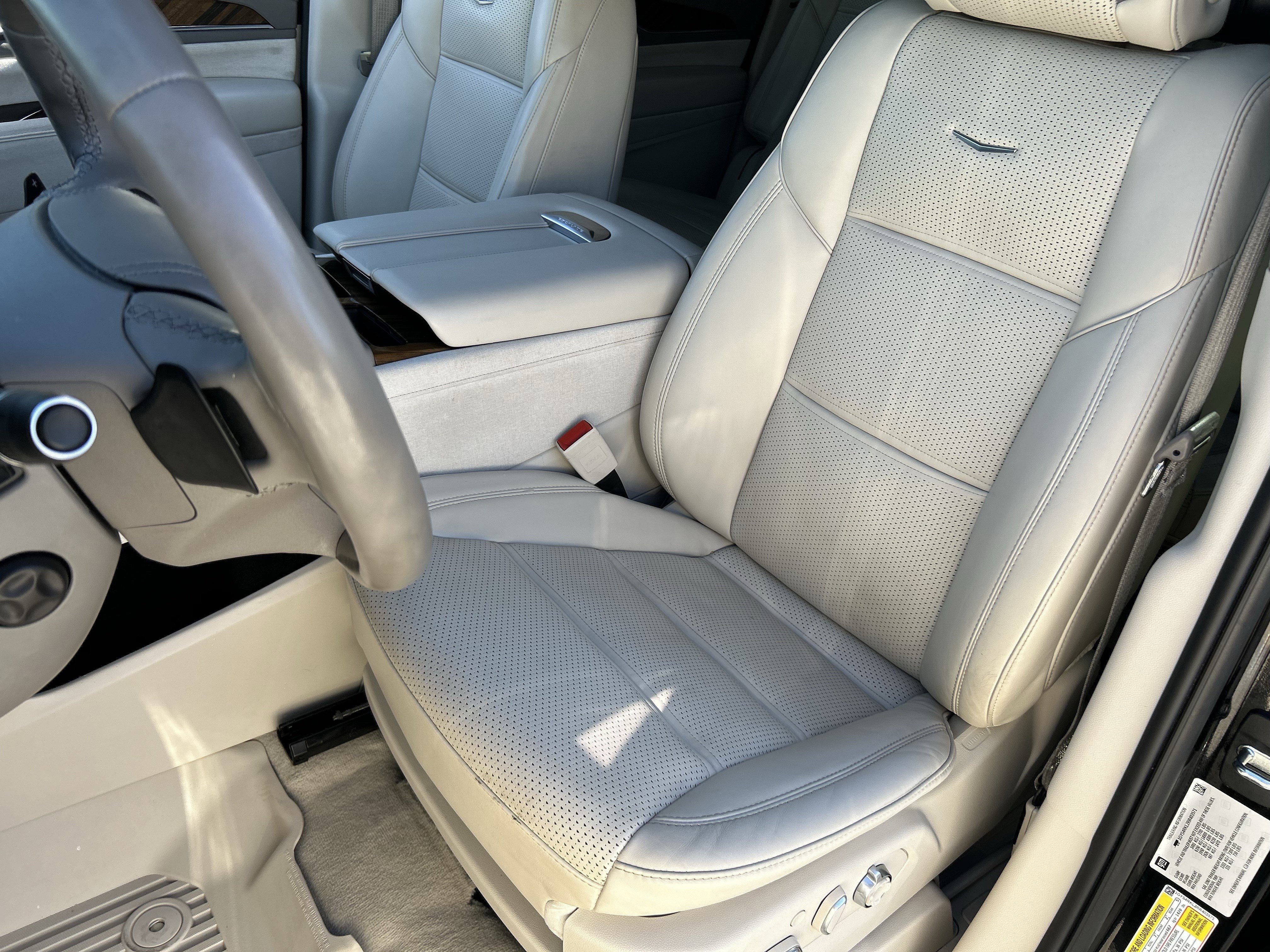 Used 2024 Cadillac Escalade ESV Sport Platinum w/ LPO, ONYX Package AWD/4WD image 19