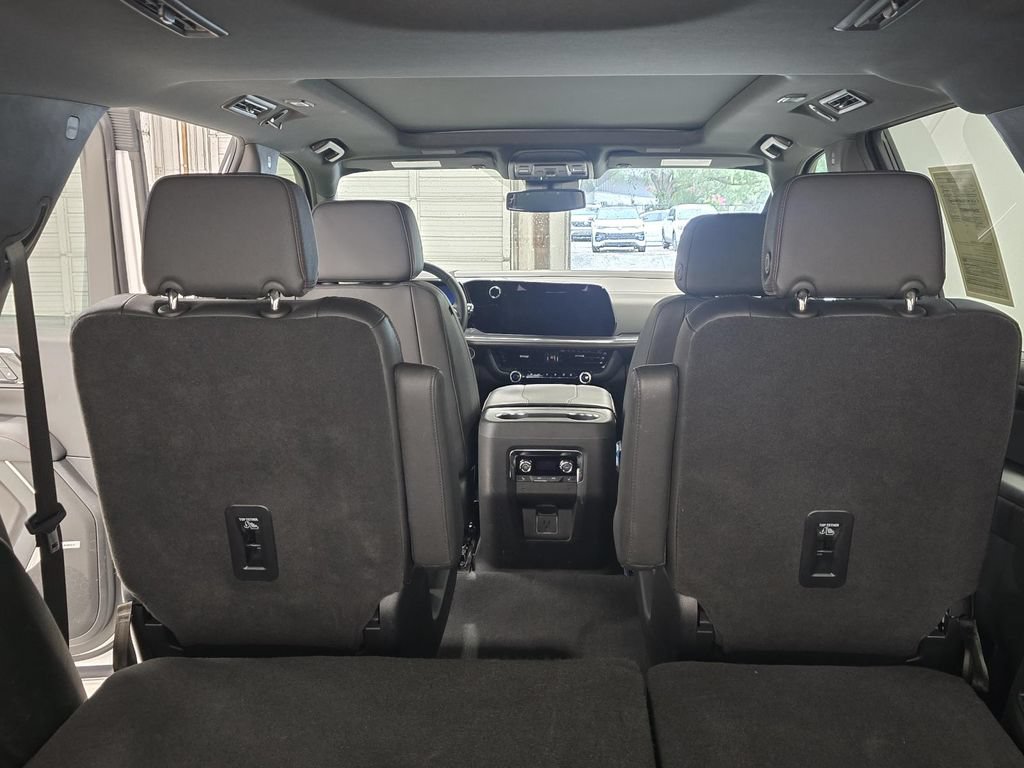 Used 2025 Chevrolet Tahoe RST w/ Comfort Package AWD/4WD image 11