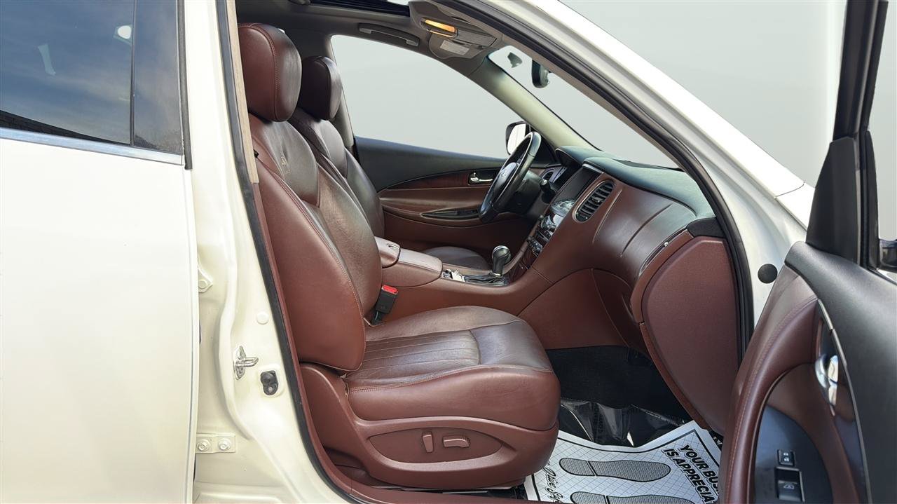 Used 2016 INFINITI QX50 AWD w/ Premium Plus Package image 13