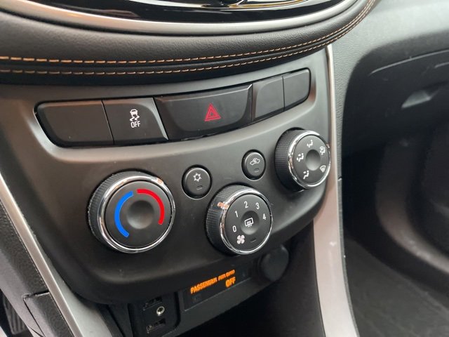 Used 2022 Chevrolet Trax LS w/ Tint and Cruise Package image 15
