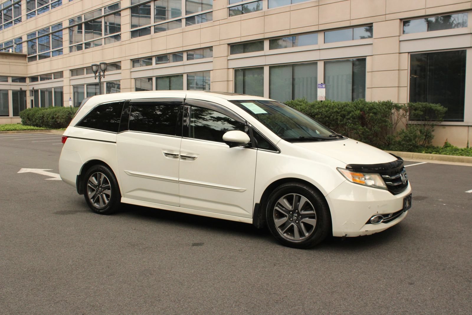 Used 2014 Honda Odyssey Touring image 2