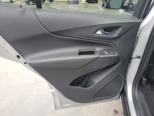 Used 2020 Chevrolet Equinox LT w/ Driver Convenience Package image 16
