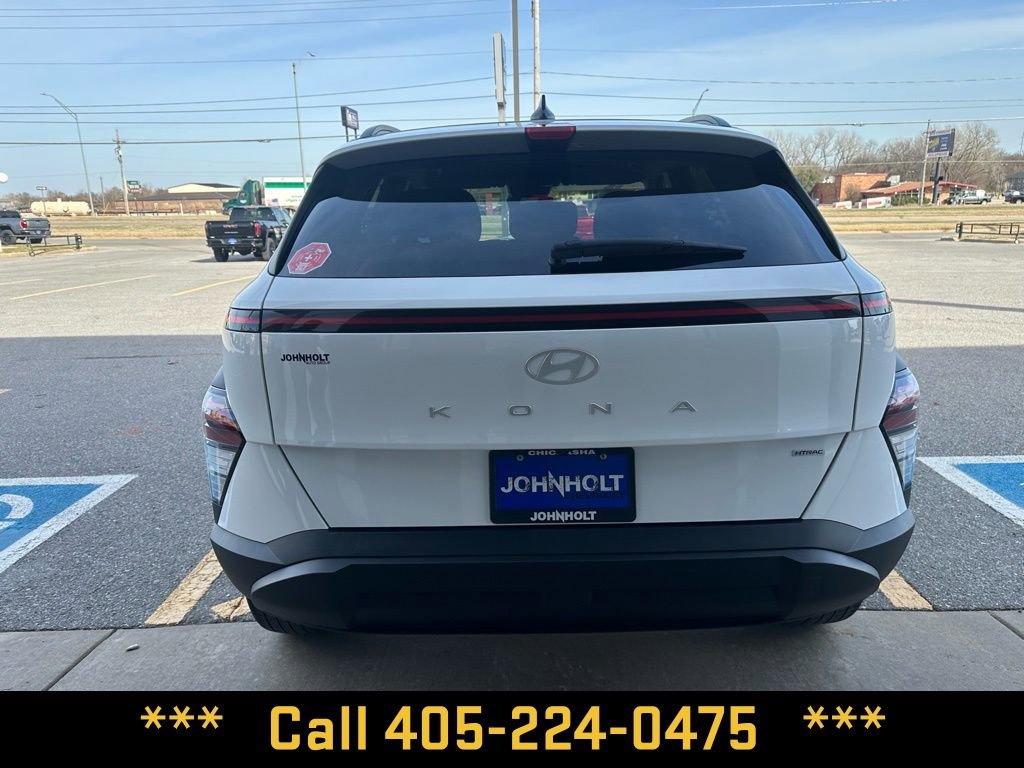 Used 2025 Hyundai Kona SEL image 7