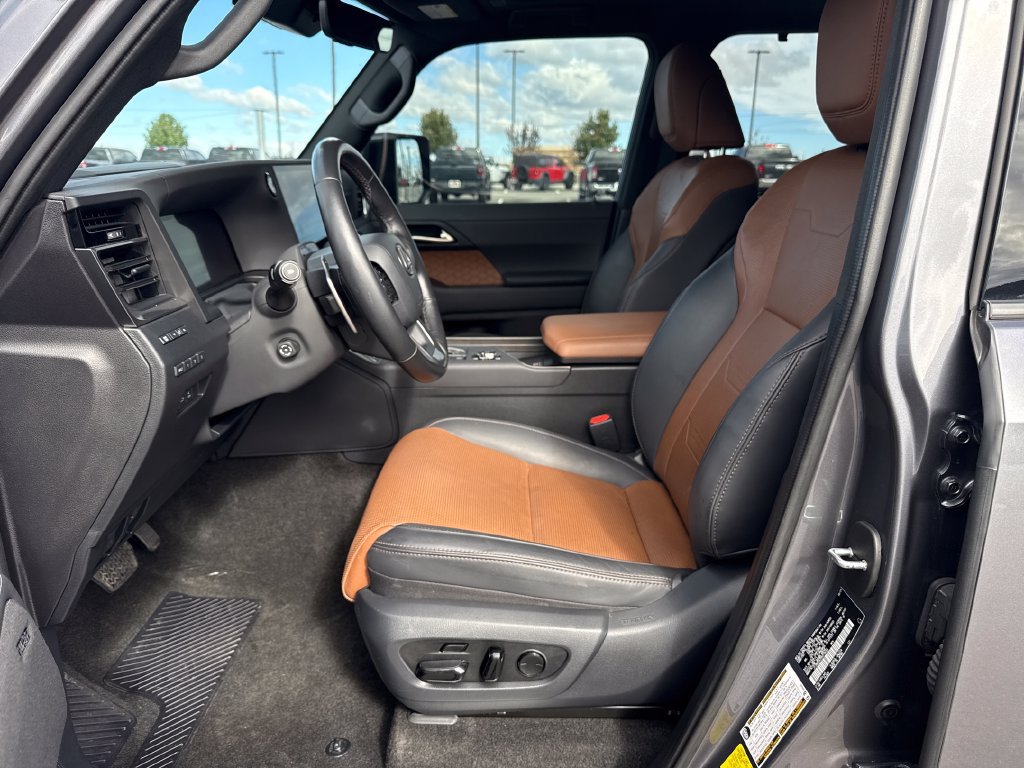 Used 2024 Lexus GX 550 w/ Cold Area Package AWD/4WD image 25