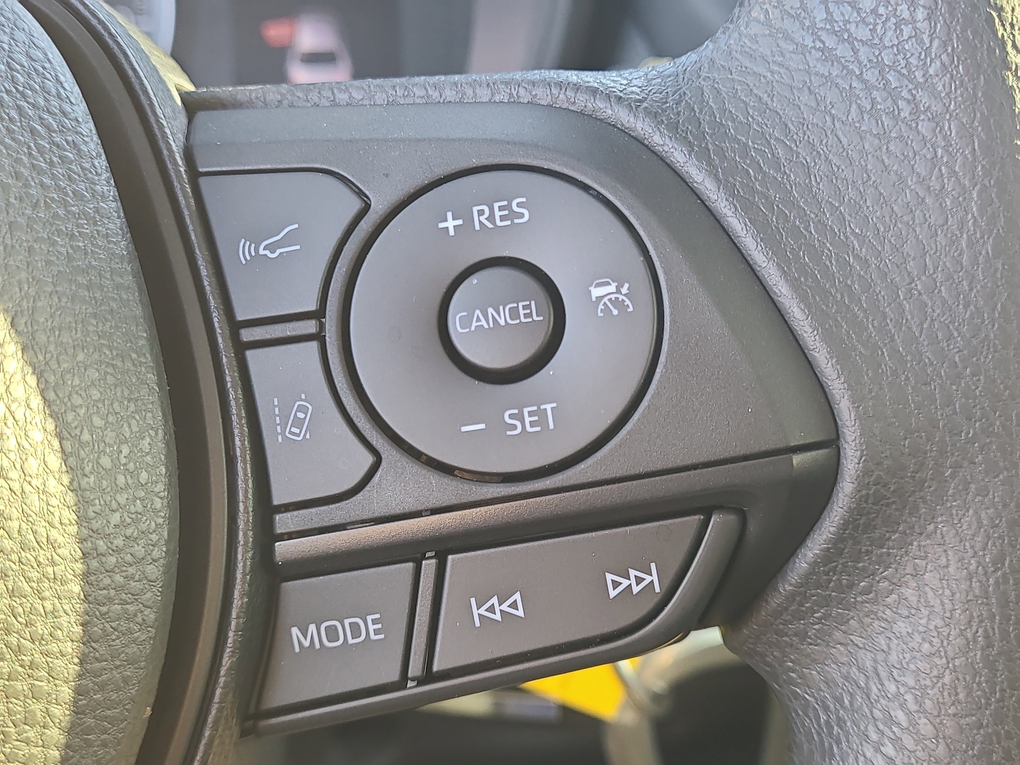 Used 2022 Toyota Corolla LE image 23