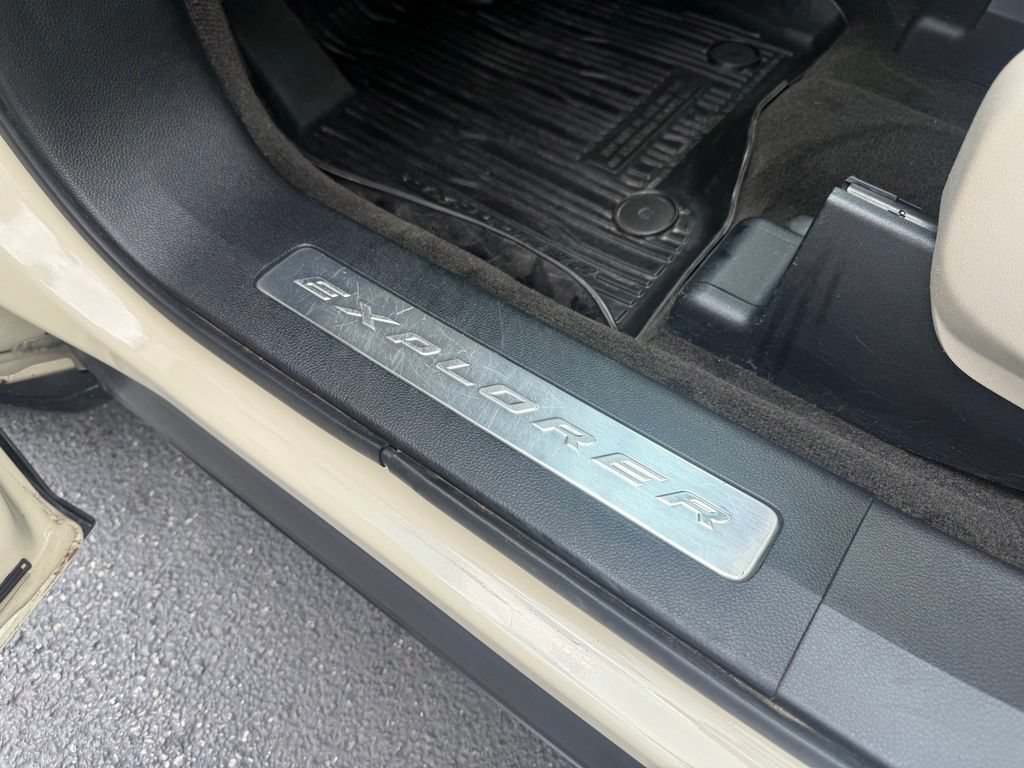 Used 2018 Ford Explorer Limited w/ Ford Safe & Smart Package AWD/4WD image 19