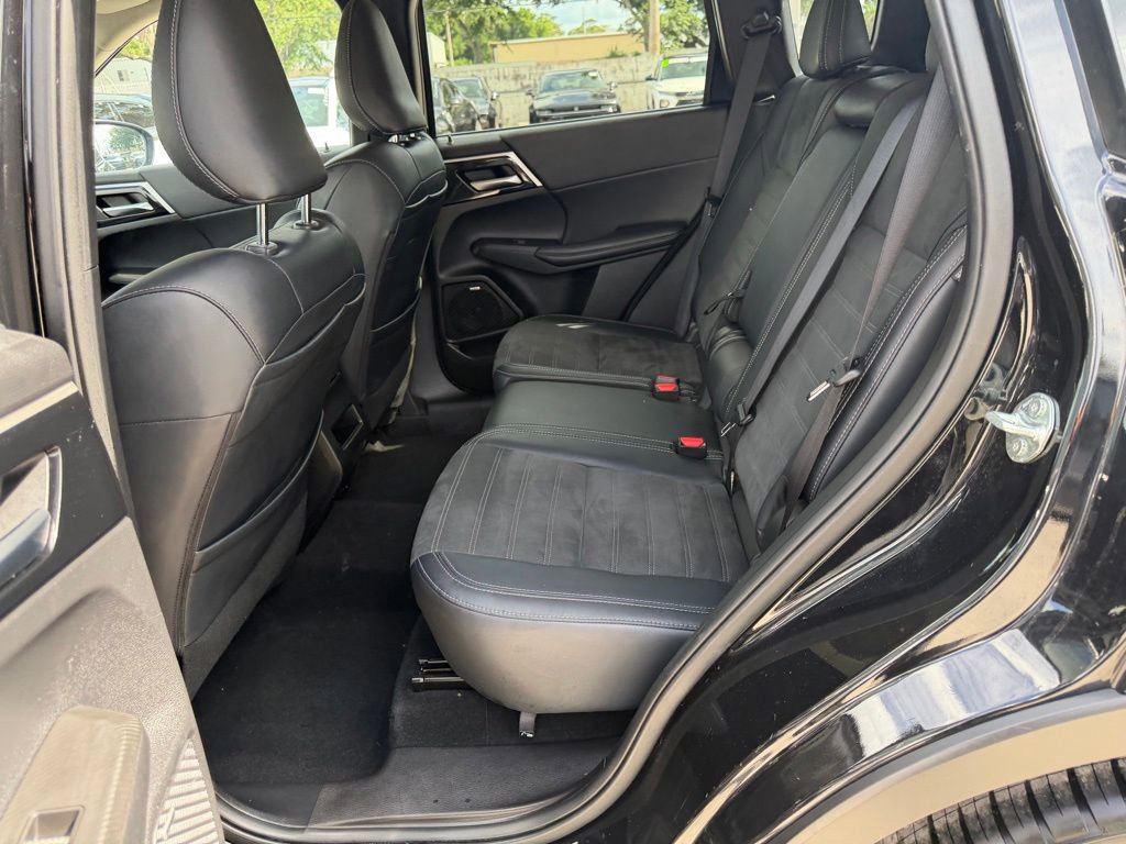 Used 2025 Mitsubishi Outlander SE AWD/4WD image 29