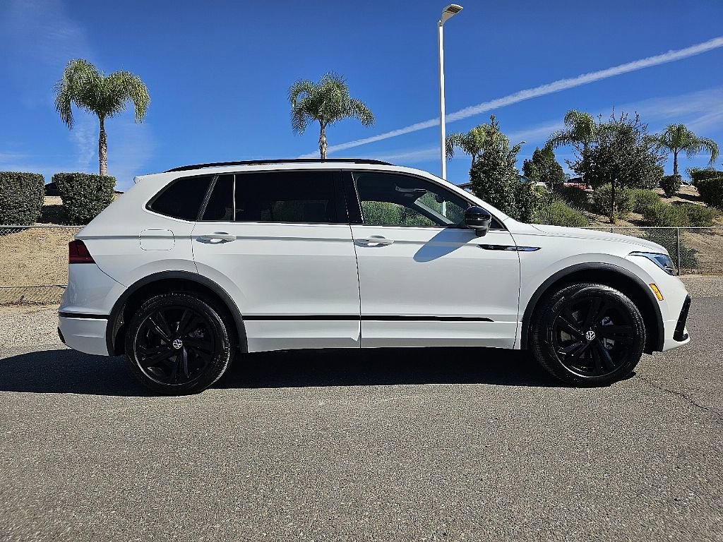 Used 2024 Volkswagen Tiguan SE R-Line image 9