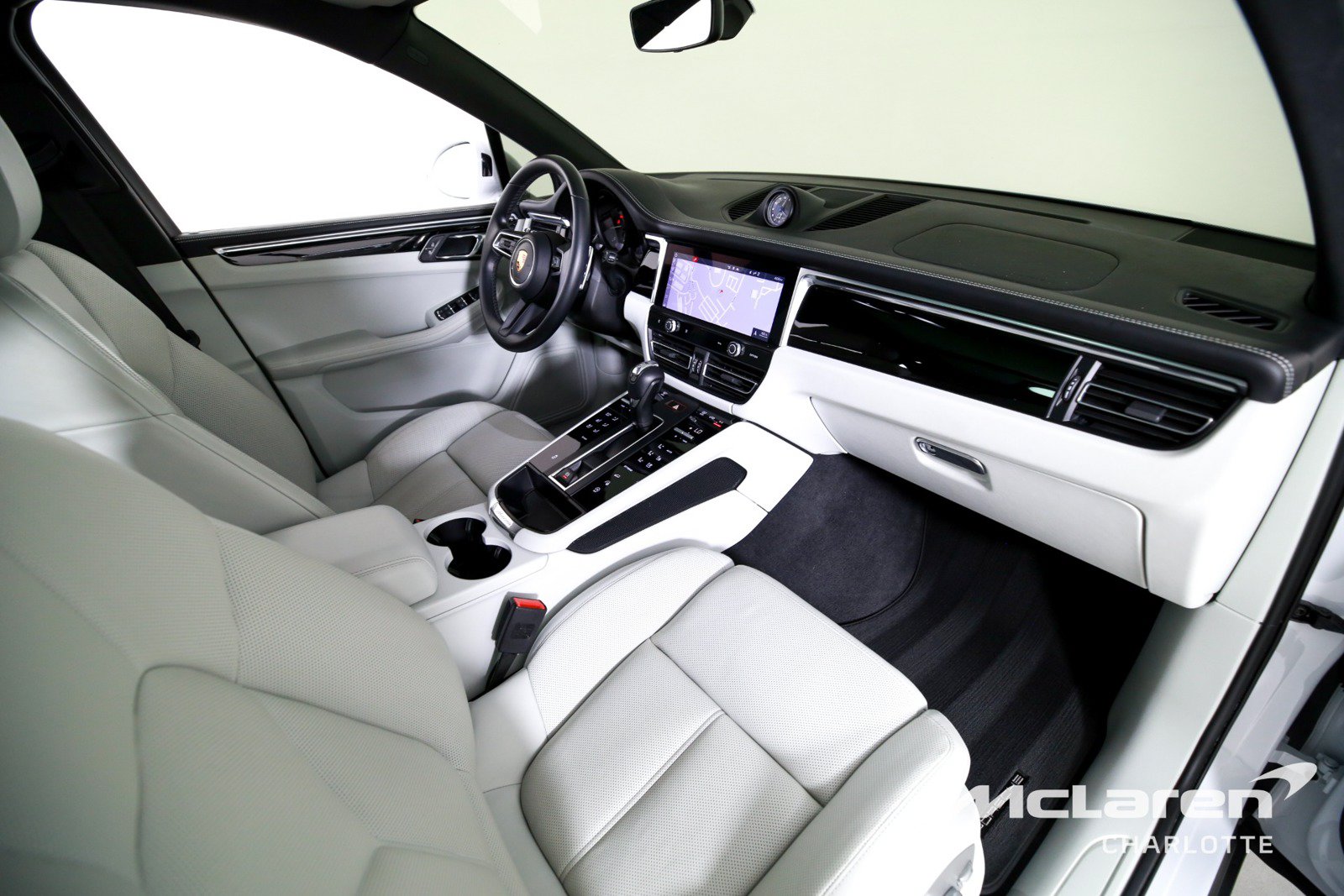 Used 2024 Porsche Macan w/ Premium Plus Package AWD/4WD image 26