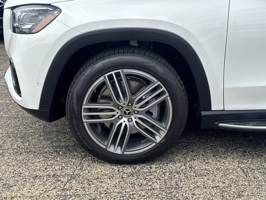 New 2026 Mercedes-Benz GLS 450 4MATIC image 9