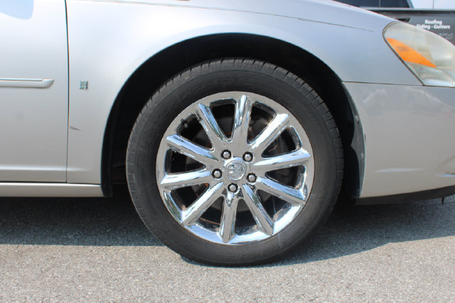 Used 2007 Buick Lucerne CXS w/ Driver Confidence Package FWD image 35