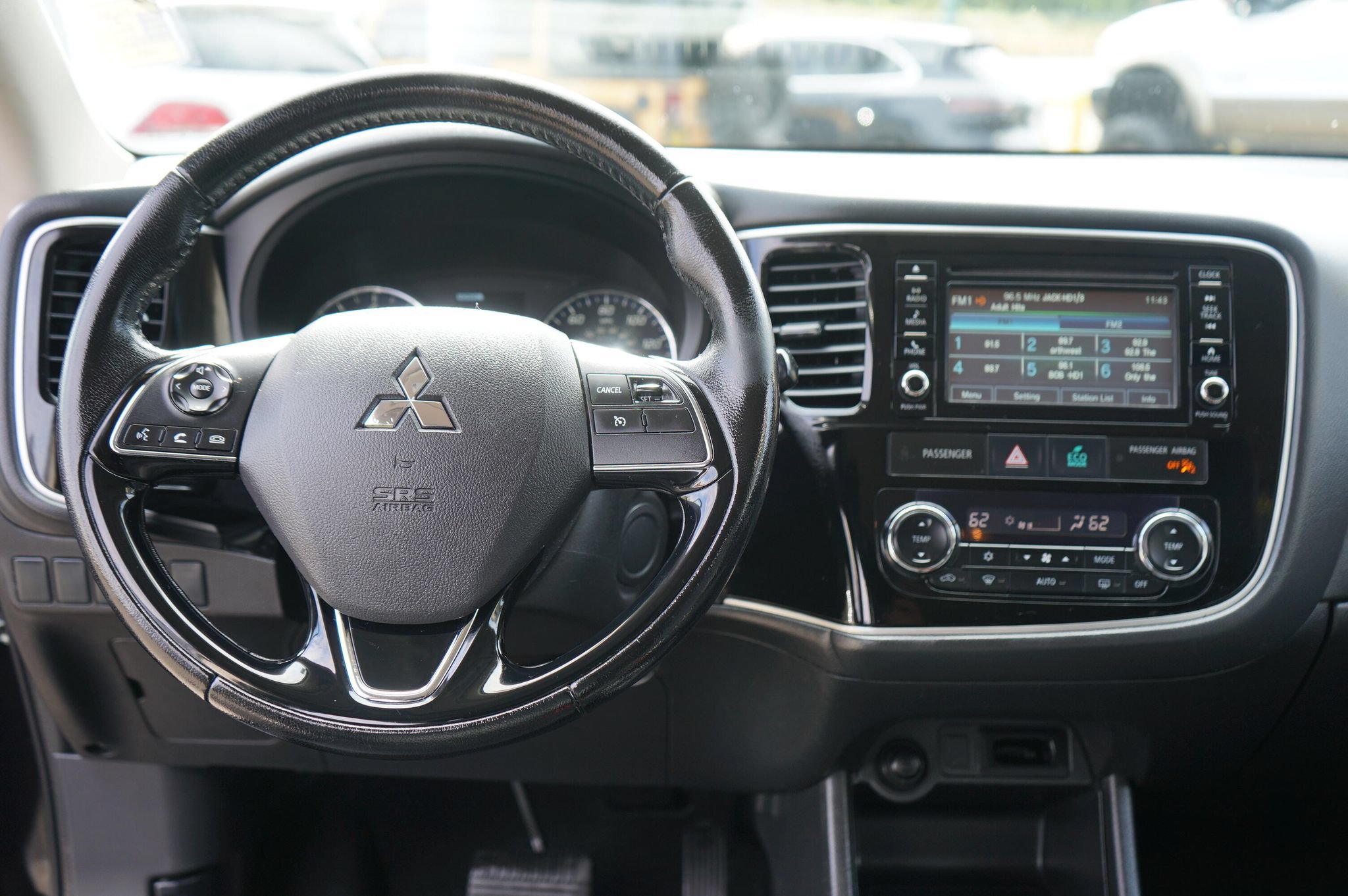 Used 2016 Mitsubishi Outlander SEL AWD/4WD image 15