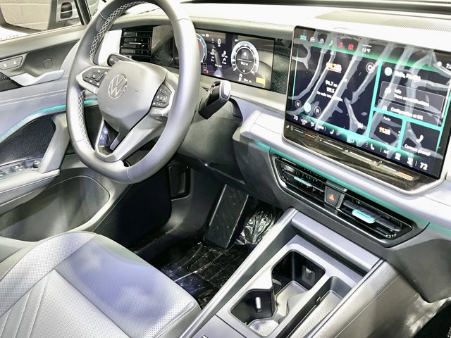 New 2026 Volkswagen Tiguan SE AWD/4WD image 6