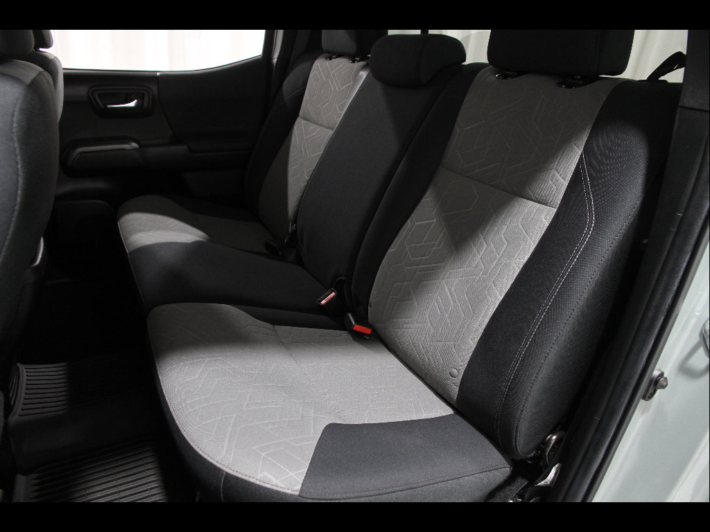 Used 2022 Toyota Tacoma TRD Off-Road w/ Technology Package RWD image 16
