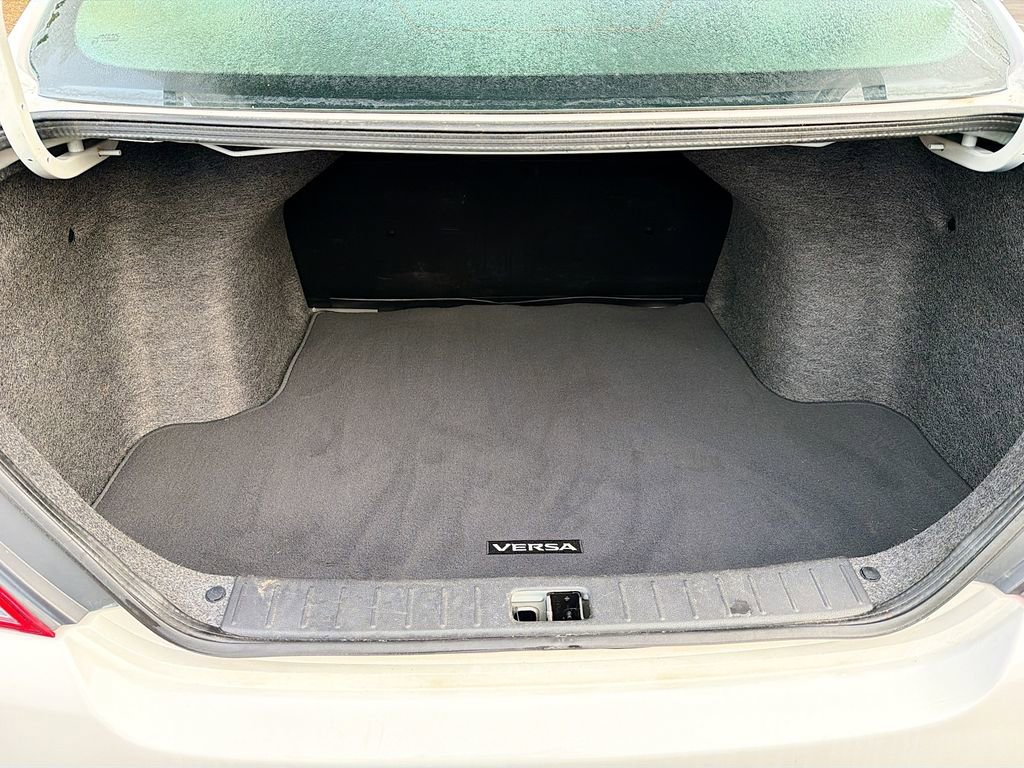 Used 2018 Nissan Versa S Plus image 30