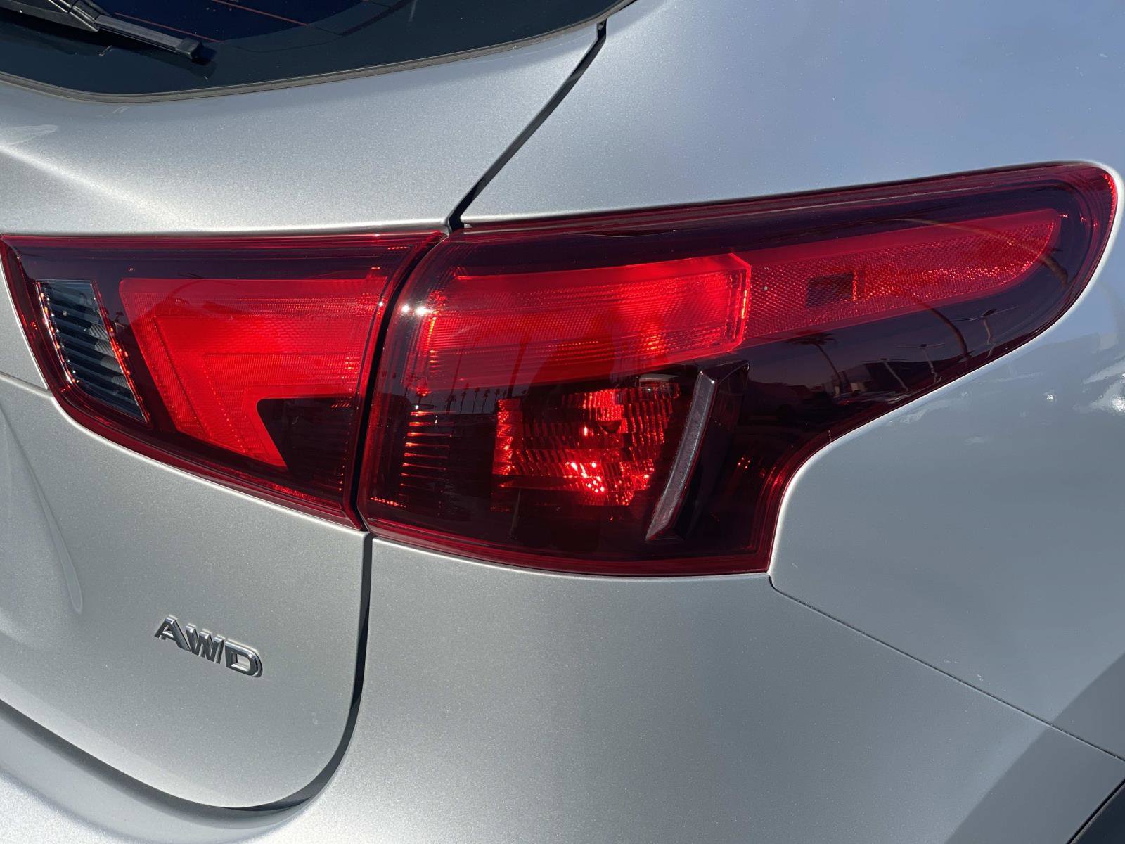 Used 2018 Nissan Rogue Sport S image 23