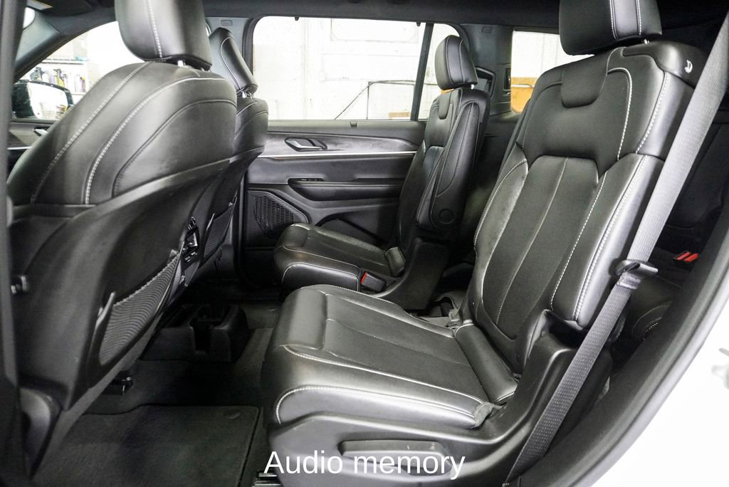 Used 2024 Jeep Grand Cherokee L Limited w/ Luxury Tech Group II image 9