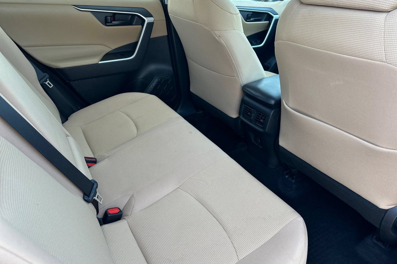 Certified 2022 Toyota RAV4 LE AWD/4WD image 18