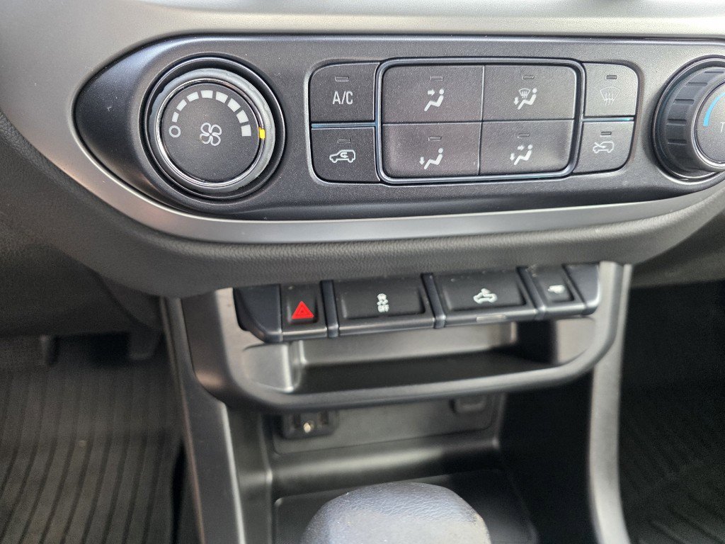 Used 2022 Chevrolet Colorado LT image 16