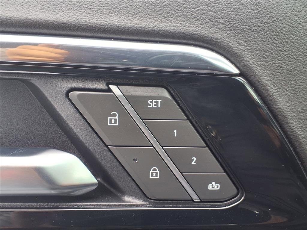 Used 2025 Chevrolet Tahoe LT image 11