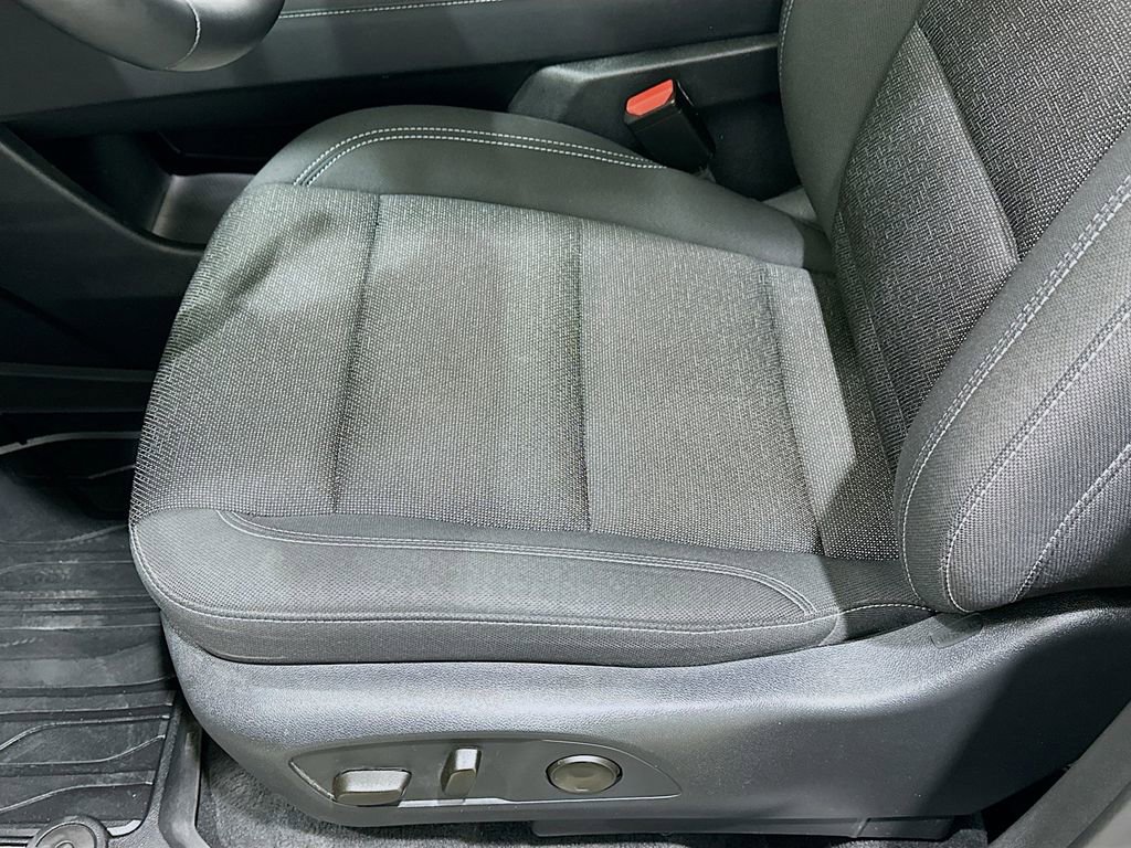 Used 2024 Chevrolet Traverse LT w/ Enhanced Driving Package image 20