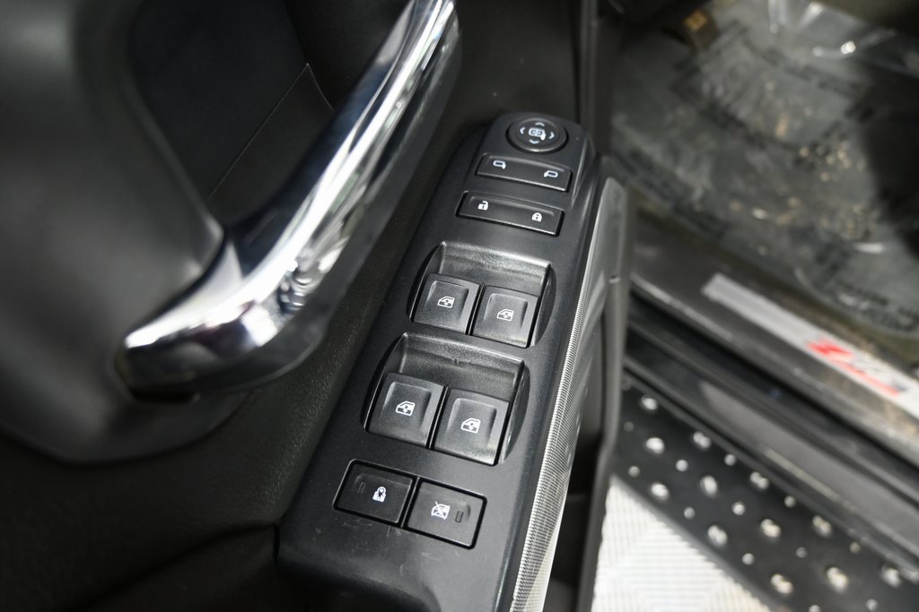 Used 2018 Chevrolet Silverado 1500 LT w/ All Star Edition image 19