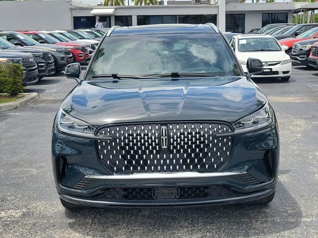 Used 2025 Lincoln Aviator Black Label AWD/4WD image 2