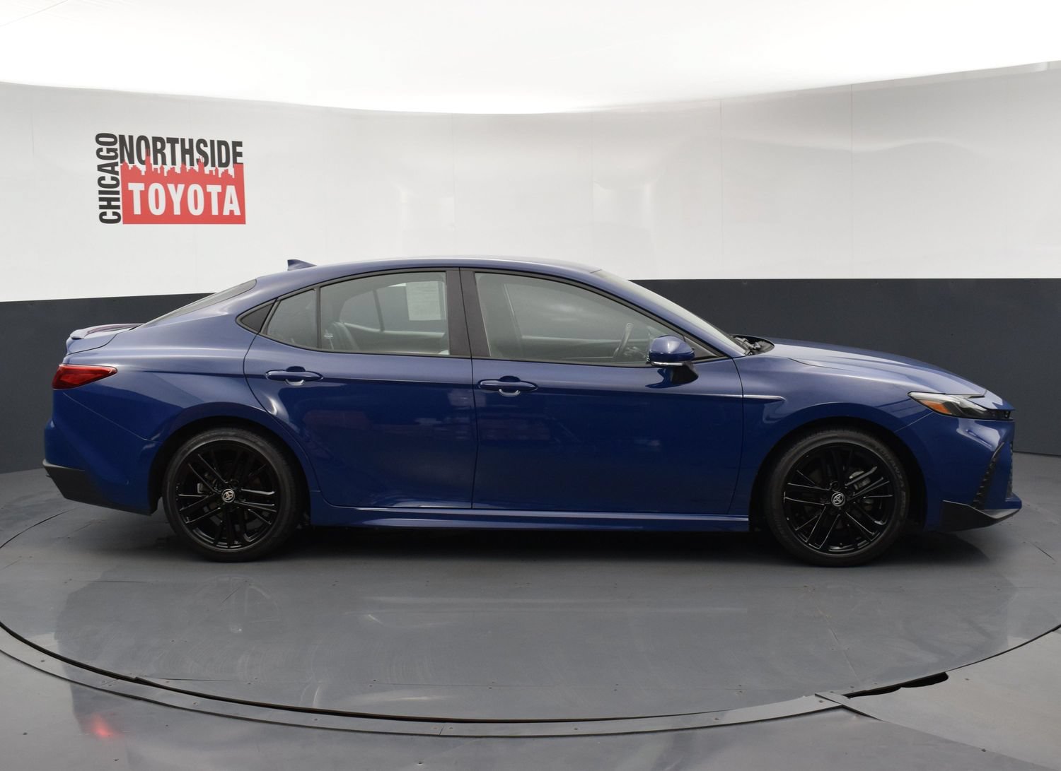 Used 2025 Toyota Camry SE FWD image 5