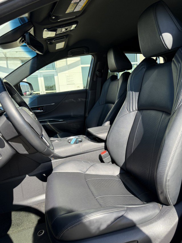 Used 2021 Toyota Venza XLE w/ Softex Package image 11