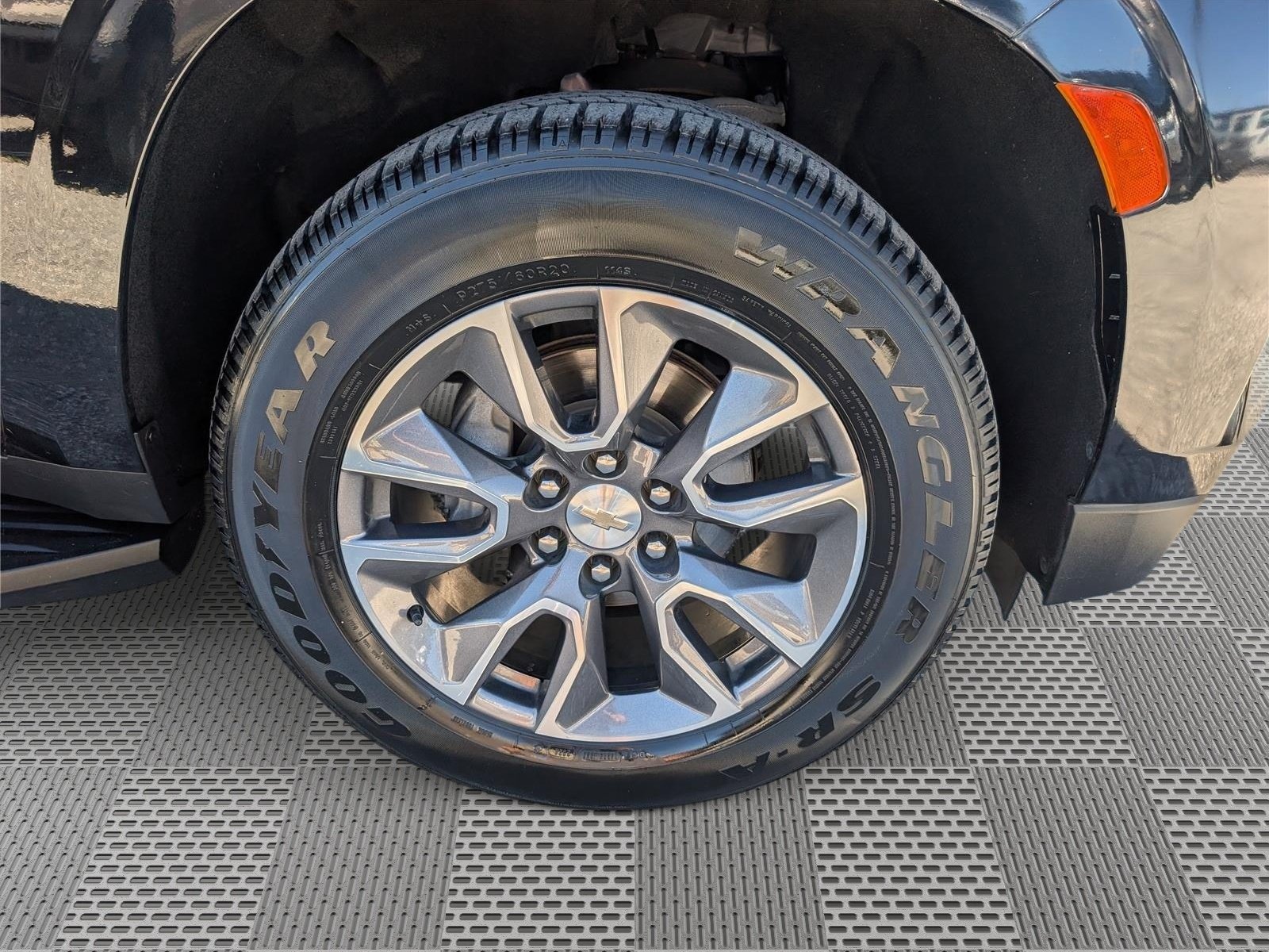Used 2022 Chevrolet Tahoe LT w/ LT Signature Package AWD/4WD image 9