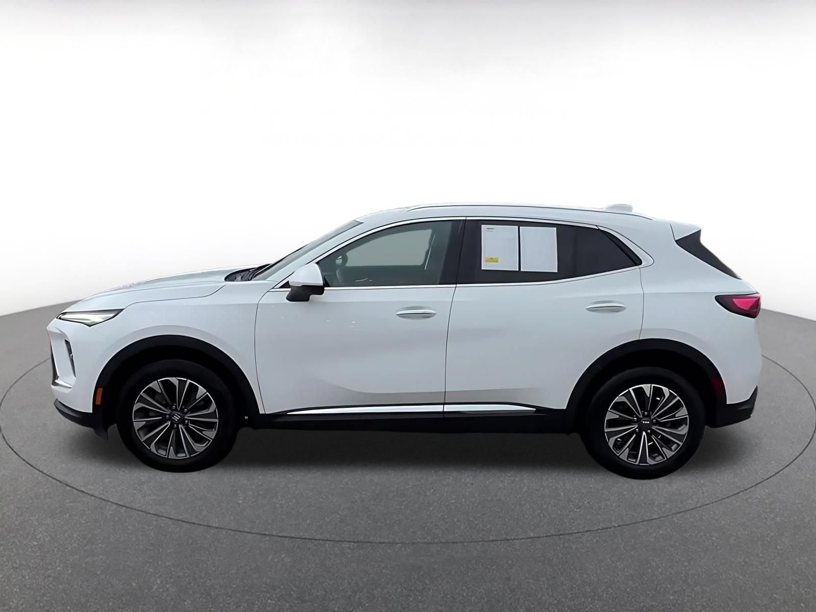 Used 2024 Buick Envision Preferred AWD/4WD image 9